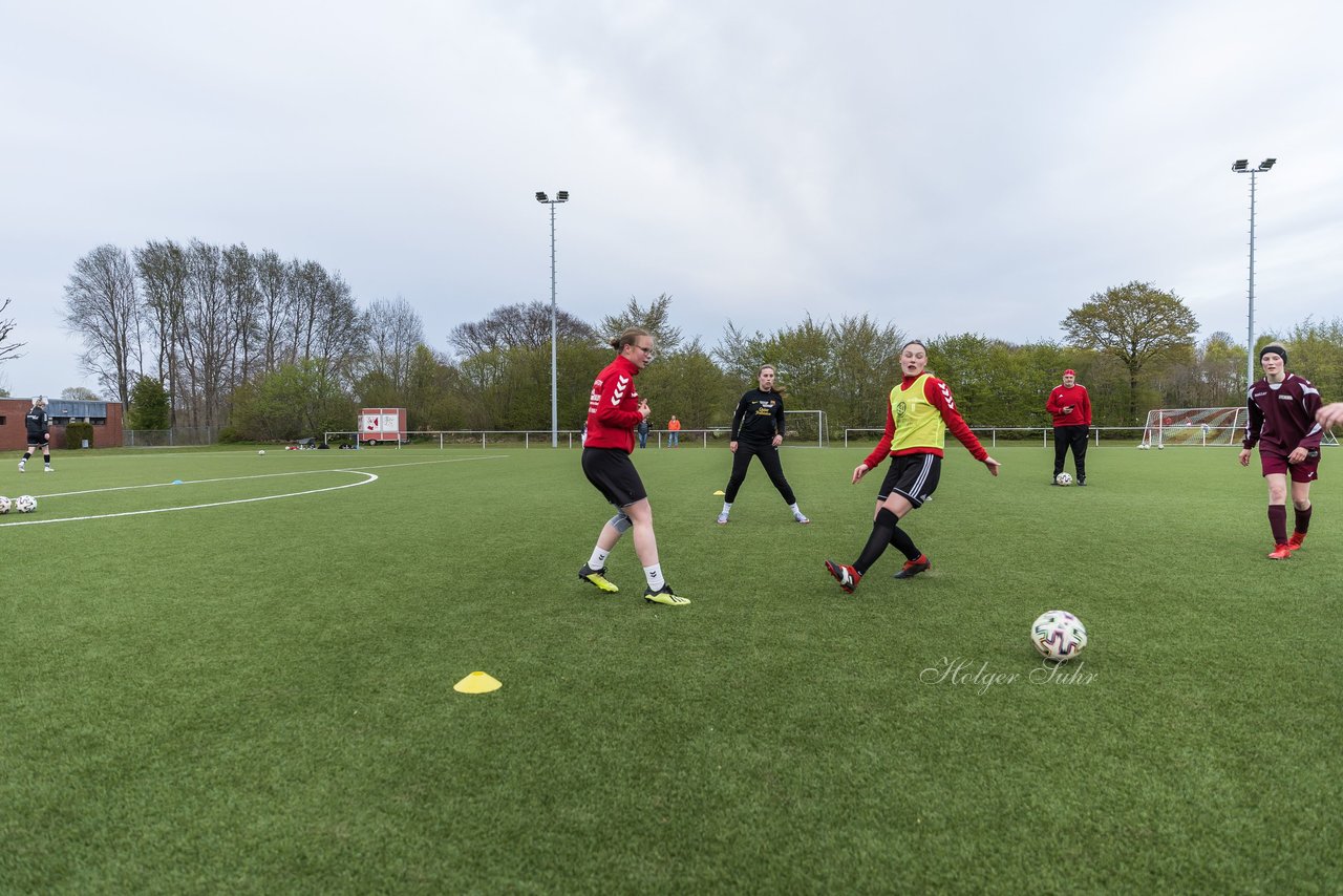 Bild 252 - Co-Trainerin der Frauen Nationalmannschaft Britta Carlson in Wahlstedt